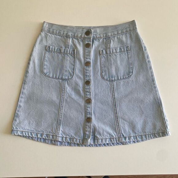 Urban Outfitters BDG Light Wash Denim Button-Front Mini Cargo Skirt Size XS - Picture 2 of 12